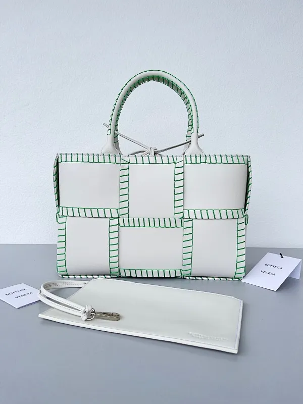 All categories 💚 Authentic bags 💚 BV 2025 new style 𝗕𝗼𝘁𝘁𝗲𝗴𝗮 𝗩𝗲𝗻𝗲𝘁𝗮 Tote bag